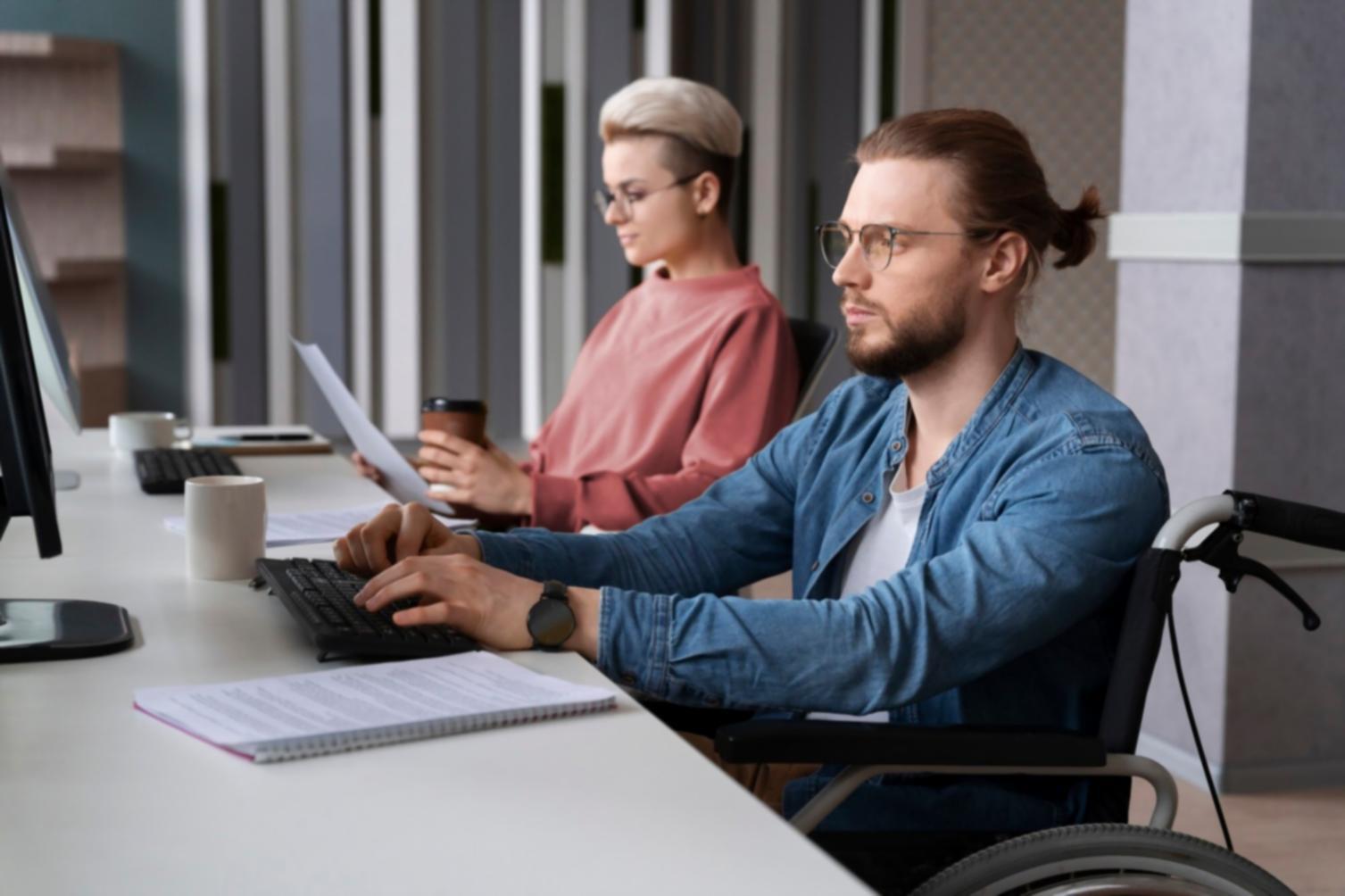 Interface de gestion budgétaire automatisée montrant les flux de trésorerie